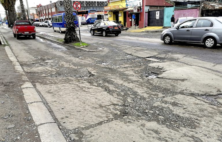 Serviu será el encargado de licitar proyecto de conservación de calle Maipú en Curicó
