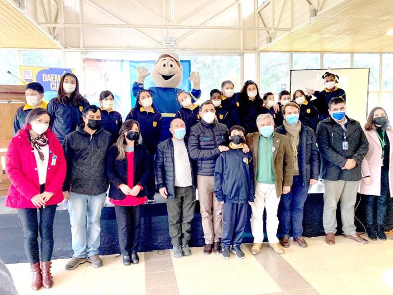 Alumno curicano gana el primer lugar nacional en concurso de EFE