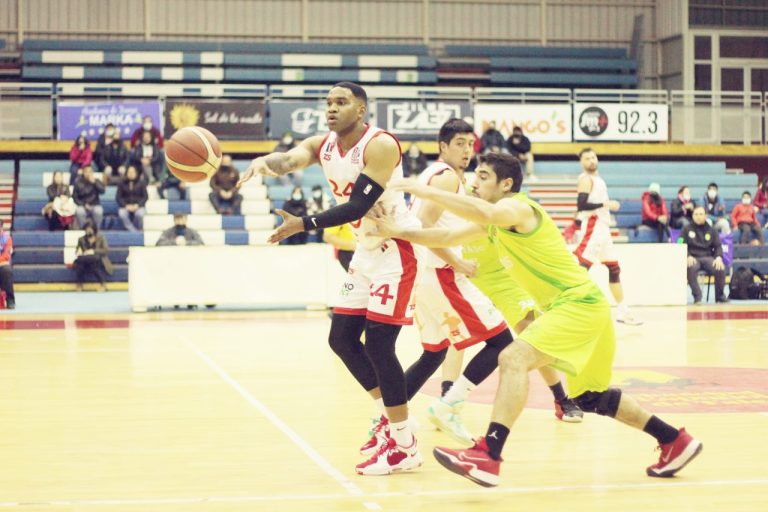 CD Truenos se quedó con el “Clásico” cestero maulino