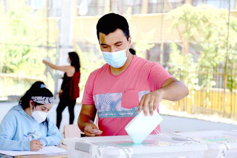 Jóvenes serán fundamentales en la definición de la Nueva Carta Magna