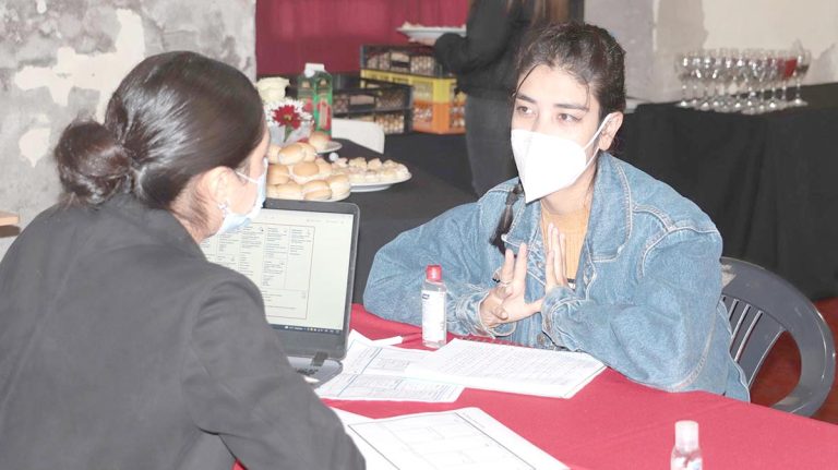 Jóvenes profesionales podrán tener su primer trabajo en Molina