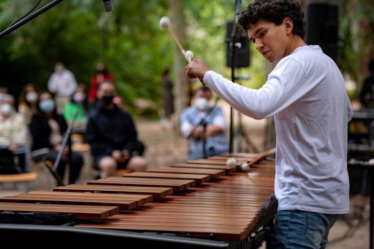 Joven talquino busca apoyo para ir mundial de marimba