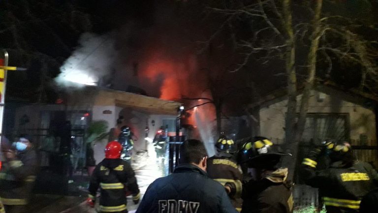 Daños en dos viviendas dejó incendio en Villa Marista