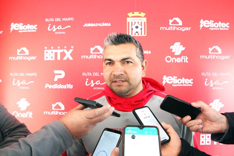 Con viento y lluvia el Curi a la cancha