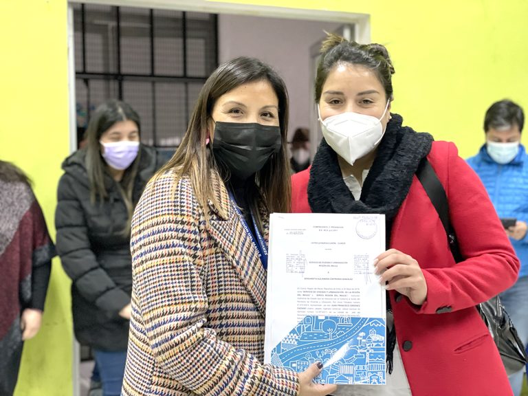 Más de 400 familias curicanas recibieron las anheladas escrituras de sus viviendas