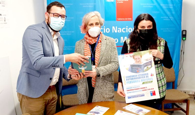 Invitan a personas mayores a participar del Concurso Literario Autobiográfico