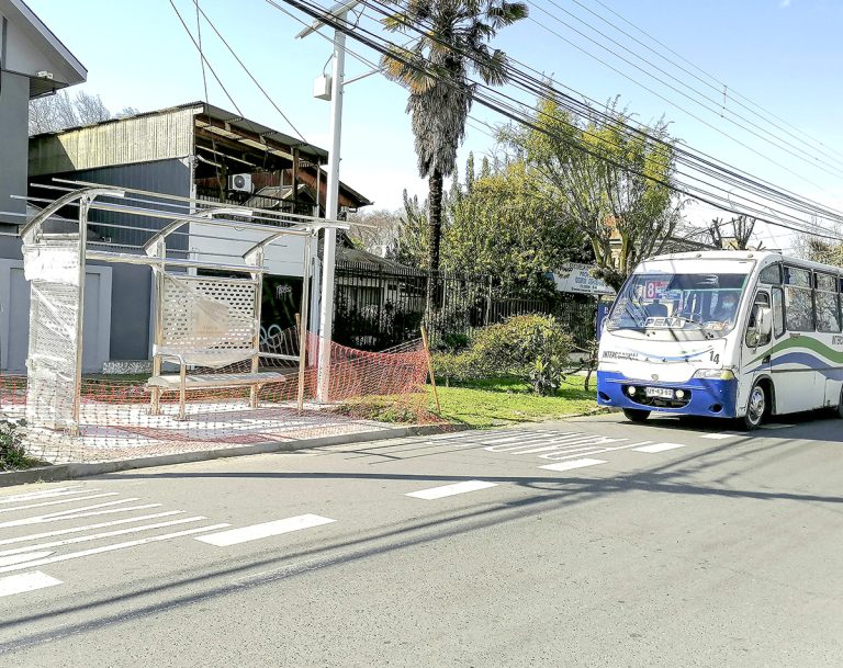 Proyecto de 55 refugios peatonales ya fue entregado al servicio de la comunidad