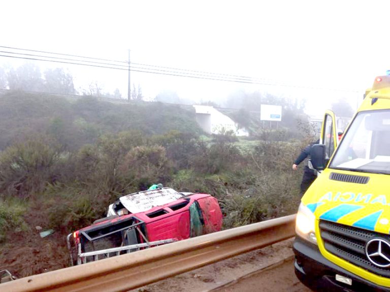Un fallecido y cuatro lesionados deja accidente en la Ruta 5 Sur