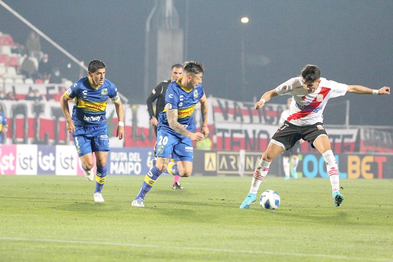 Mazazo en contra, aunque siguen terceros