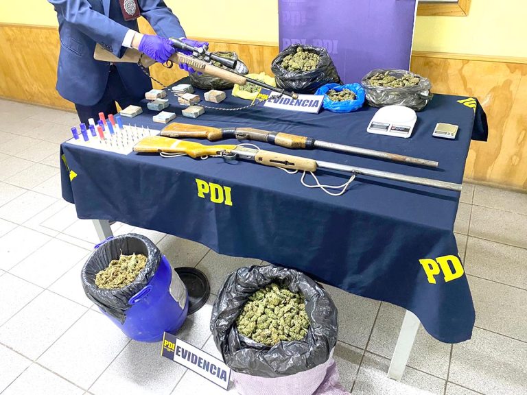 Padre e hijo detenidos por tráfico de drogas