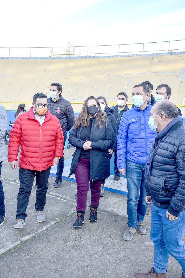Ministra del deporte anunció mejoras en la pista de cemento del velódromo