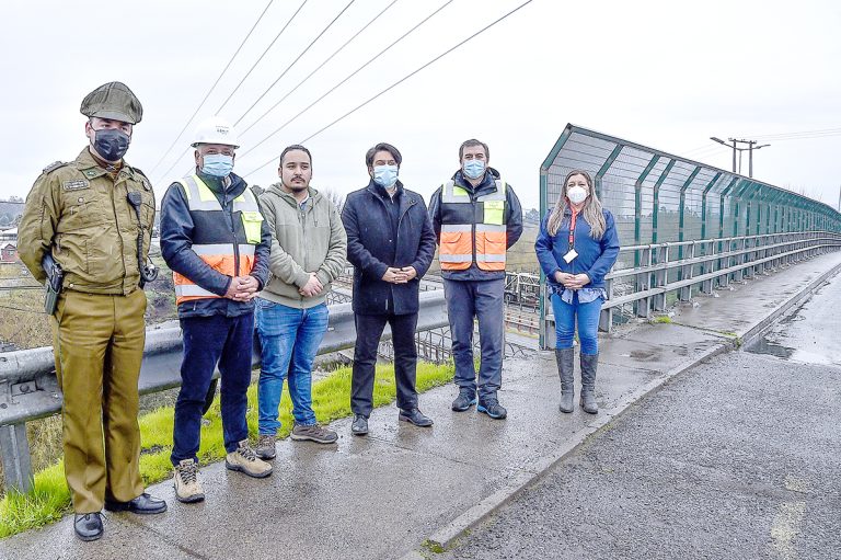 A petición de estudiantes mejoran Iluminación en sector de pasarela
