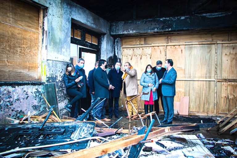 Ministro confirmó recursos  para reconstrucción de escuela