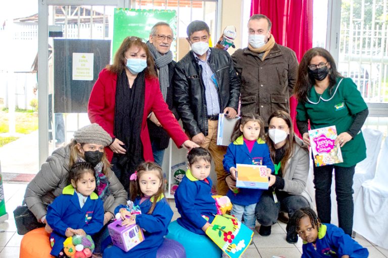 Biblioteca Municipal Tomás Guevara Silva inauguró Bibliomóvil