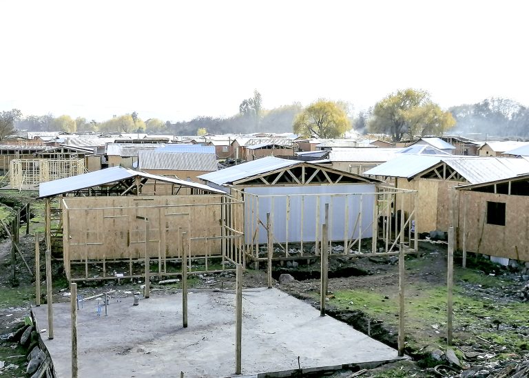 Evalúan posibilidad de habilitar “albergues temporales” a fin de erradicar “toma ilegal”