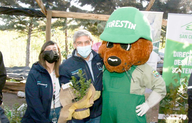 Mujeres jefas de hogar beneficiadas con programa de empleo