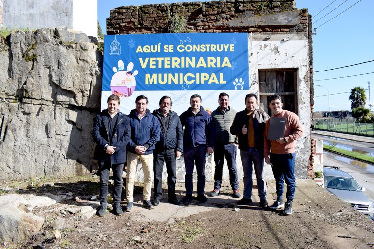 Entregan terreno para habilitar veterinaria municipal en Constitución