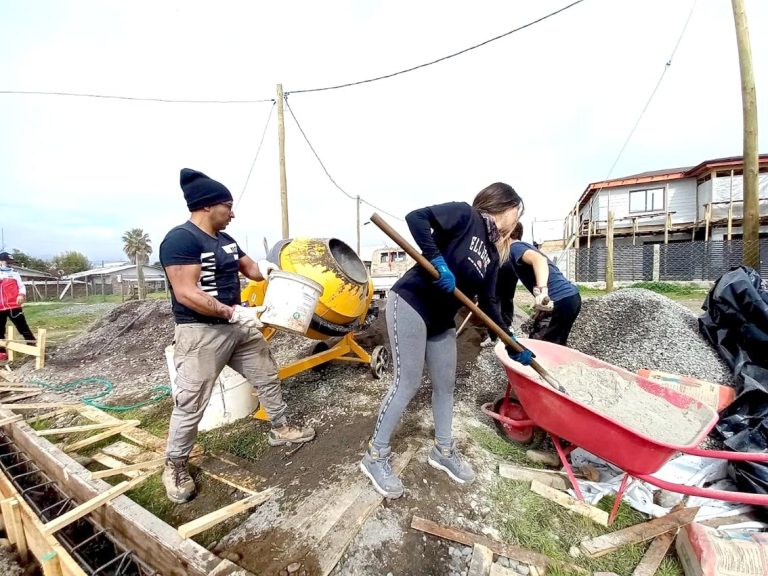 Anhelado proyecto: esforzada familia curicana pudo edificar su casa propia