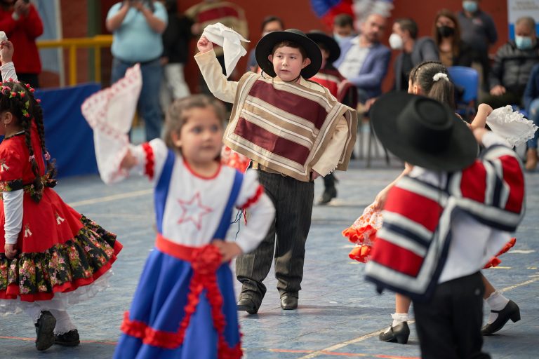 Gimnasio Municipal albergó muestra de Cueca Escolar