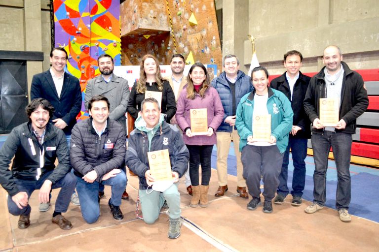 Serviu inició el mejoramiento de veredas en el centro histórico de Vichuquén