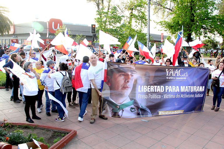 Durante marcha exigen la “libertad” de excarabinero declarado culpable de dejar ciega a senadora Campillai