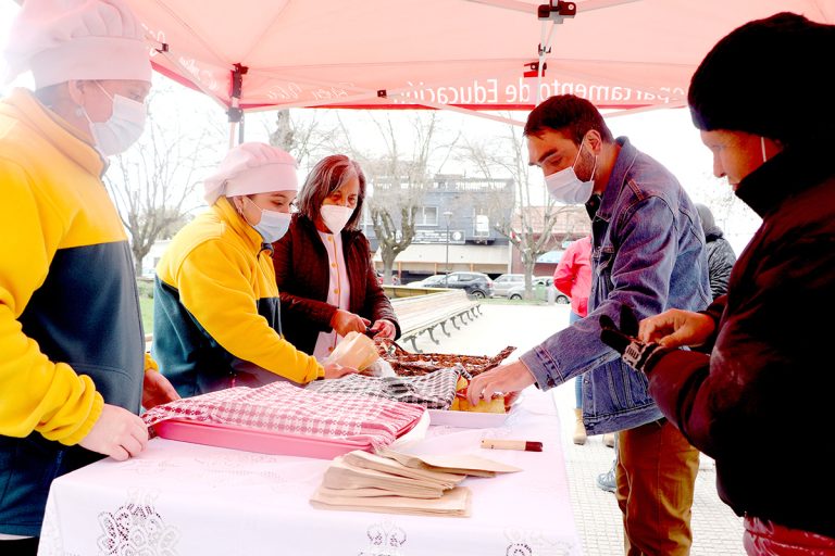 Alta convocatoria tuvo feria de Talleres Laborales en Molina
