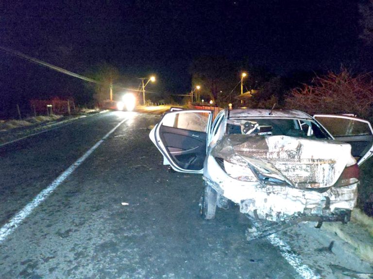 Persecución policial terminó con vehículo accidentado