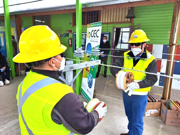 Cooperativa Eléctrica Curicó y autoridades advierten de peligros al usar “hilo curado”