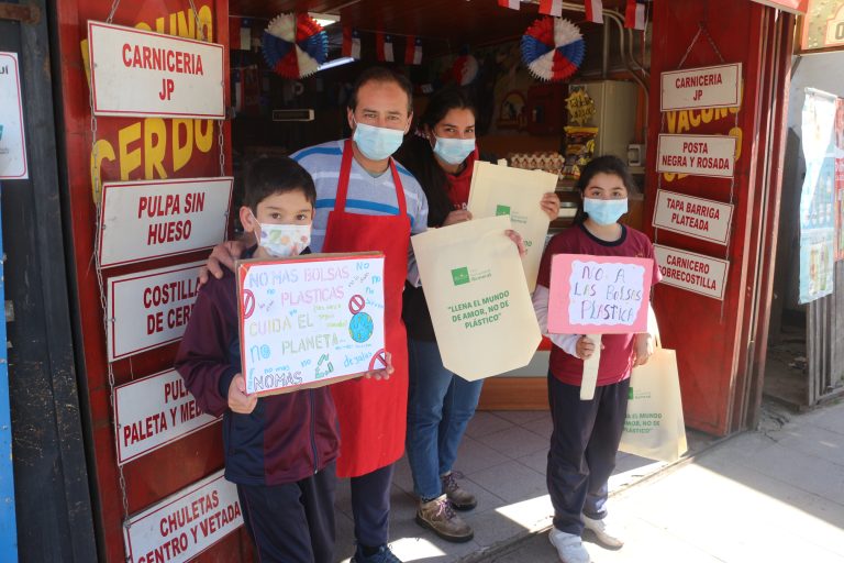 Brigadas ecológicas marcharon en contra del uso de bolsas plásticas