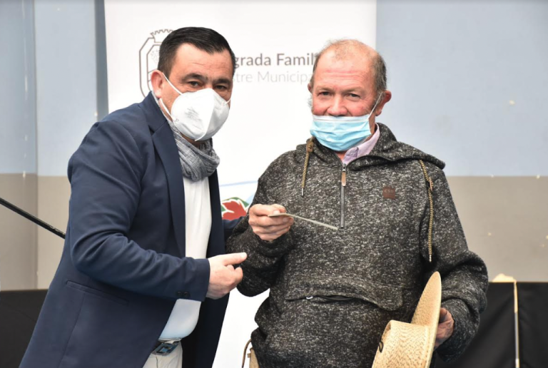 Pequeños productores agrícolas de Sagrada Familia recibieron recursos