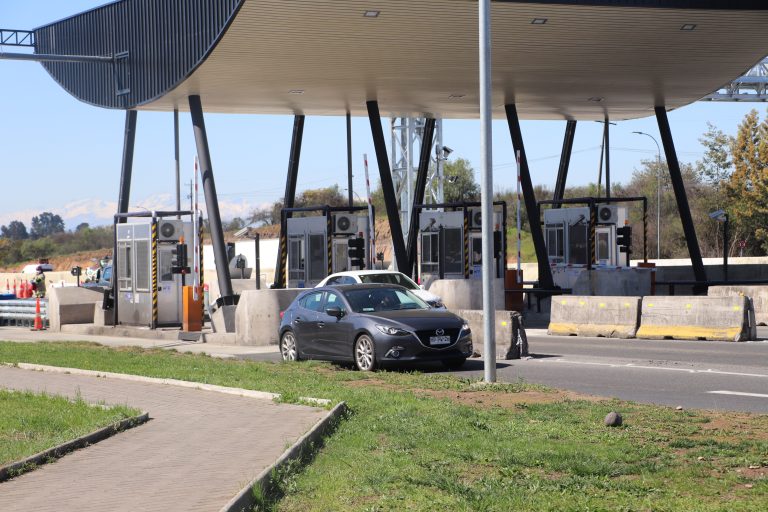 Alcaldesa denuncia abuso de peaje de Camarico al “encerrar” a vecinos de Itahue y parte de Río Claro