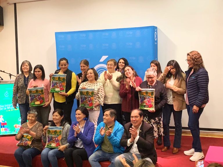 Municipio curicano destacó a mujeres rurales en su día