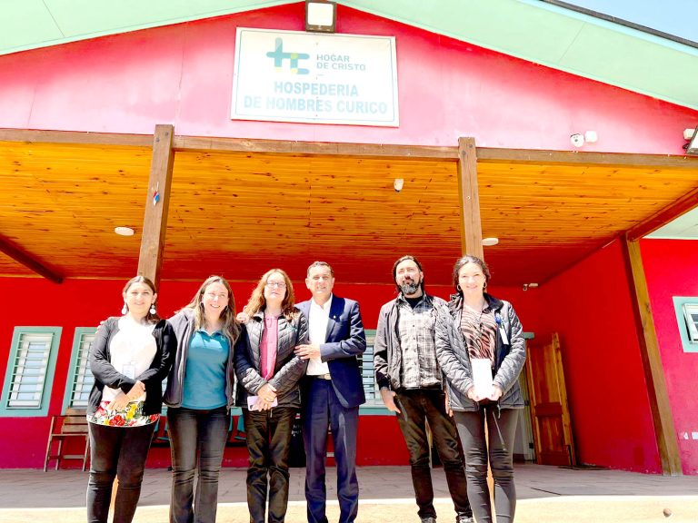 Hogar de Cristo y municipio afianzan trabajo conjunto