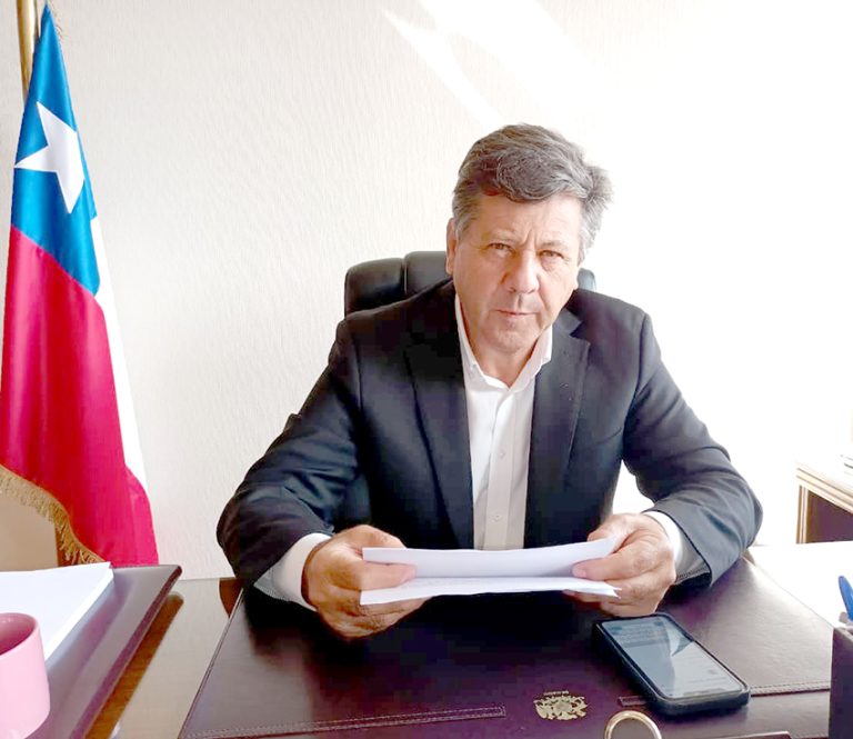 Juan Castro podría ser expulsado del comité parlamentario de RN