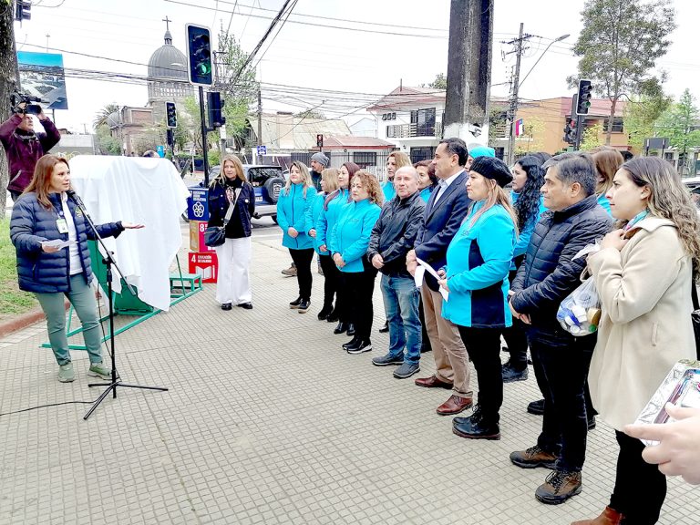 Habilitan “corazón solidario” para recolectar tapitas plásticas en plena Alameda curicana