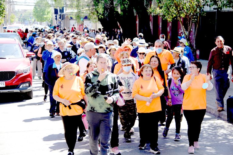 Caminata del Adulto Mayor tuvo excelente convocatoria