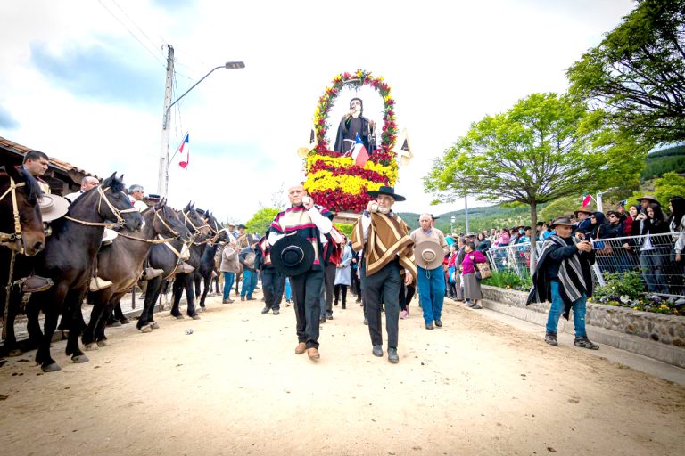 Miles de fieles celebraron la Fiesta de San Francisco de Asís