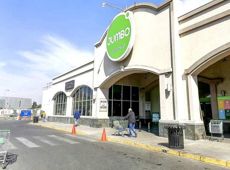 Ordenan traslado de juez curicano que fue sorprendido robando en un supermercado