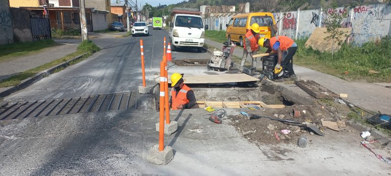 Rejillas de aguas lluvias serán reemplazadas por sumideros