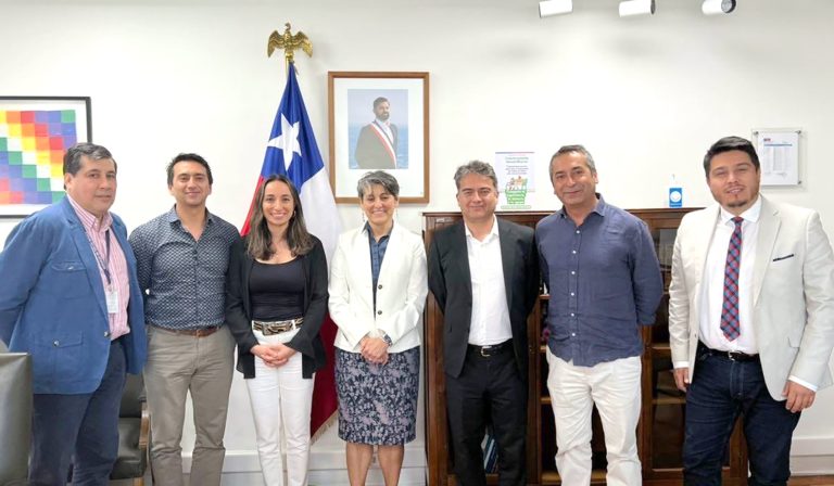 Autoridades locales gestionan un angiógrafo para nuevo hospital de Curicó