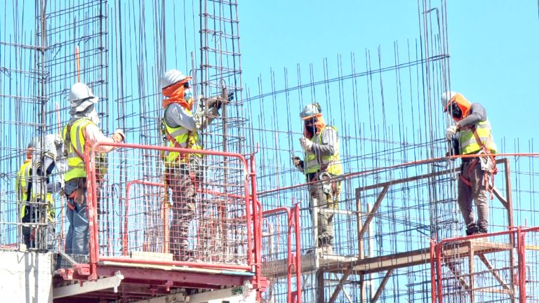 Académico analiza la “tormenta perfecta” por la que atraviesa el rubro de la construcción