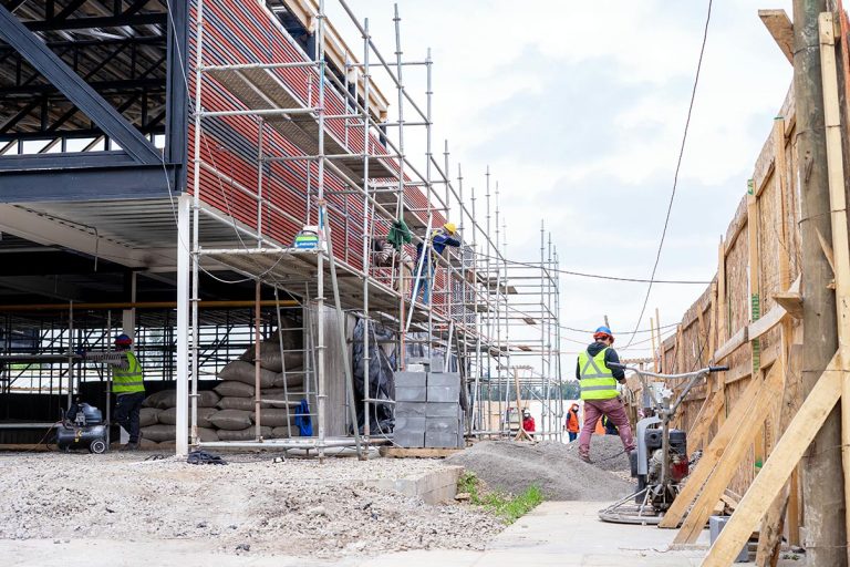 La quiebra de constructoras dejará “cementerio” abandonado con cientos de obras a mitad de hacer
