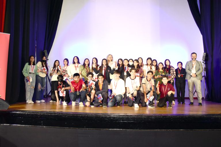 Más de 200 escolares dieron vida  a “Molina en pocas palabras”