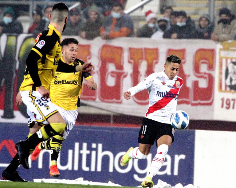 Esta mañana el plantel de Curicó Unido viaja a Coquimbo