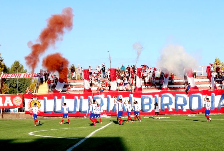 Deportes Linares vuelve al fútbol profesional