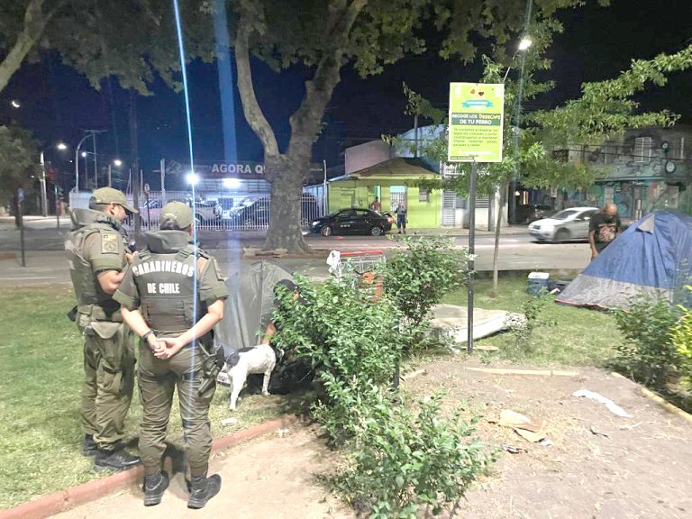 Efectiva fiscalización de personas que  pernoctaban en la Alameda curicana