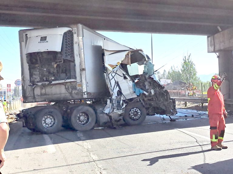 “De milagro” no hubo víctimas fatales tras accidente en cruce Los Niches