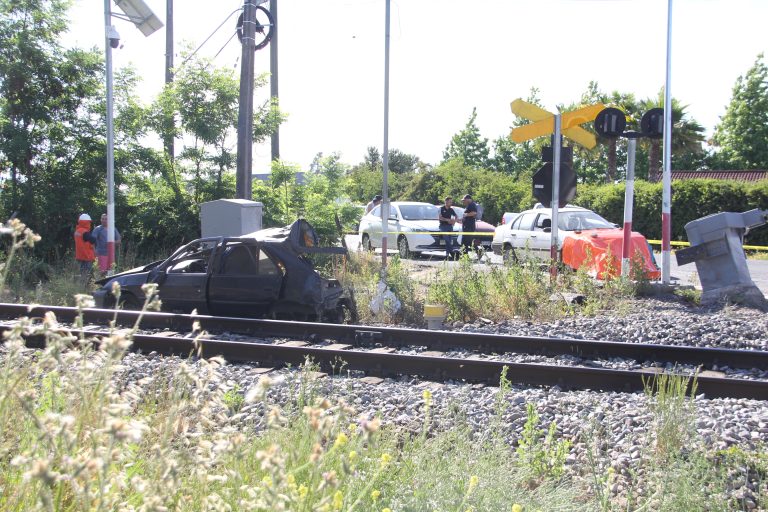 Sarmiento: Accidente en cruce ferroviario le cuesta la vida a conductor de vehículo