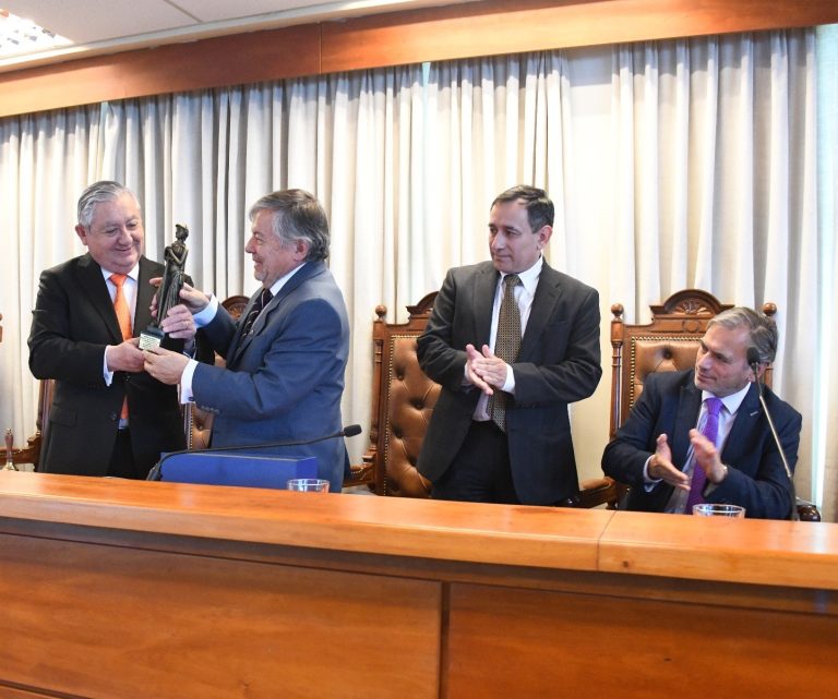 Emotiva despedida a ministro Rodrigo Biel tras 48 años de carrera en el Poder Judicial