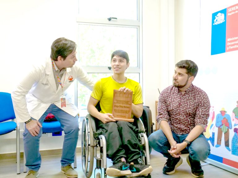 Deportista paralímpico recibe distinción como un actor incidente de superación